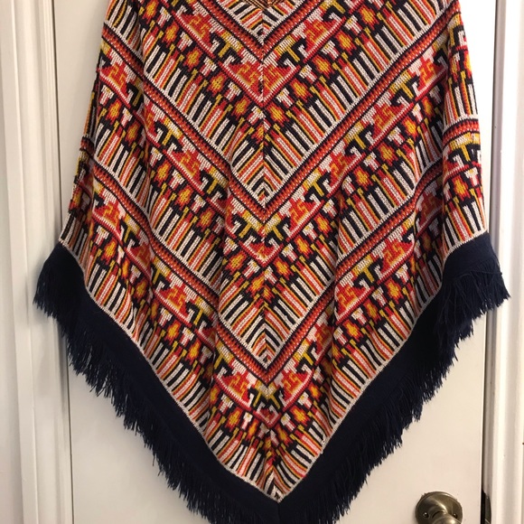 🎄Poncho - Picture 2 of 5